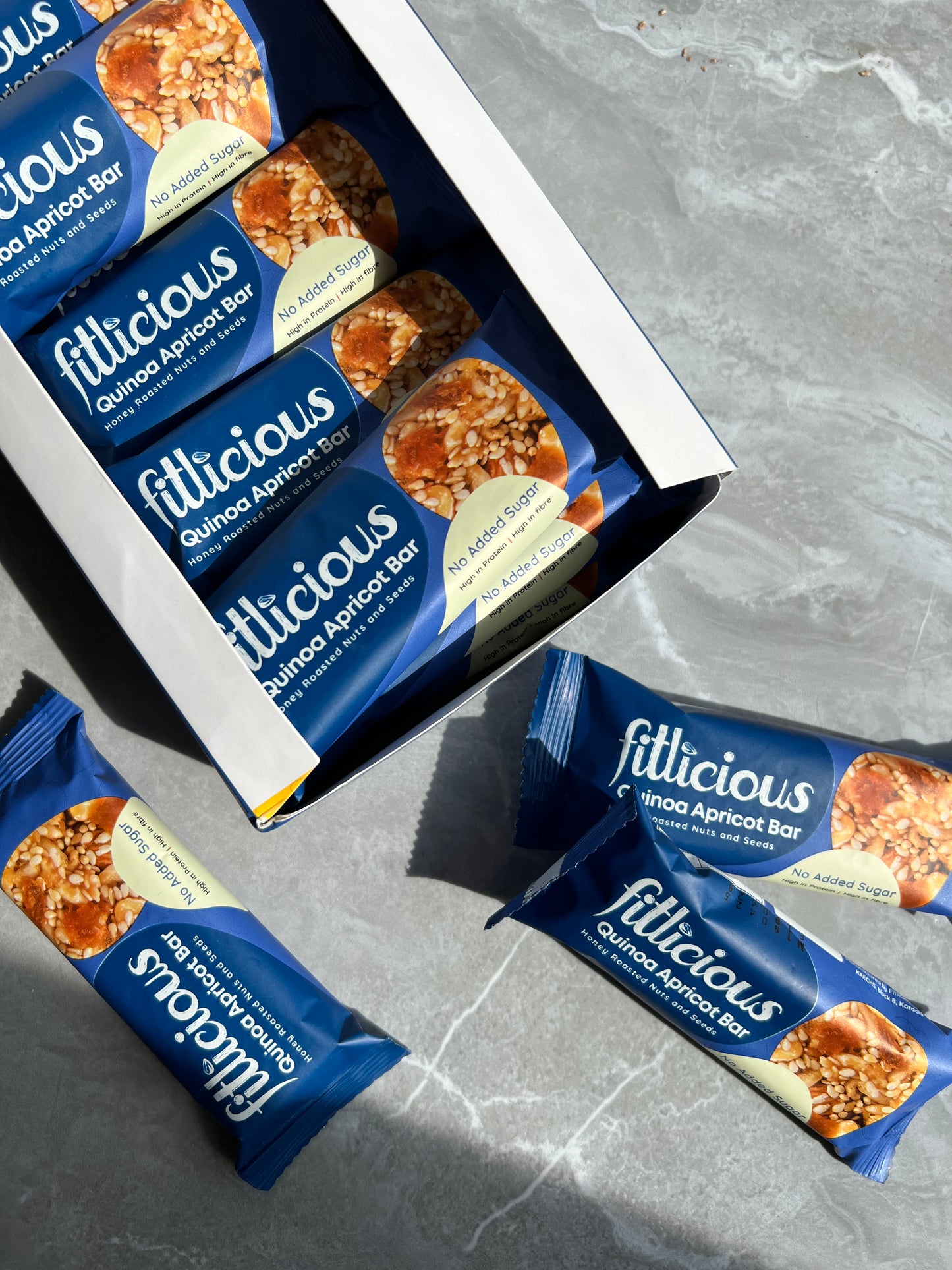 Quinoa Apricot Nut Bar (box of 15)